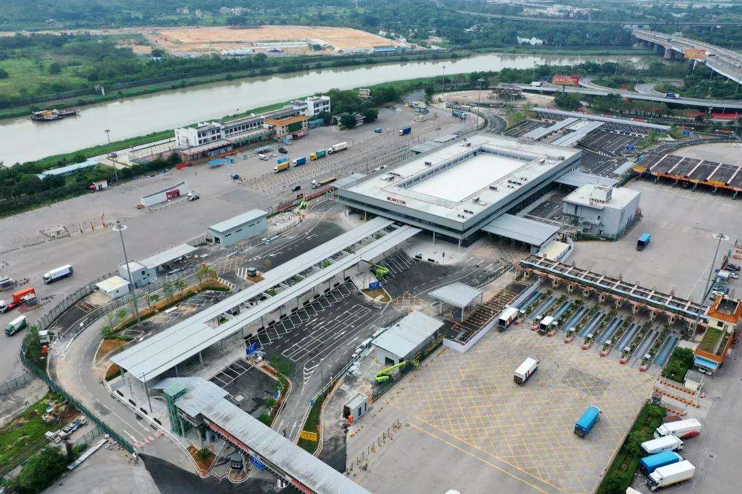 喜訊 | 青青草原网址環境中標“深圳市口岸管理服務中心有限公司皇崗口岸監管區單體樓宇2020、2021年度衛生保潔服務項目”