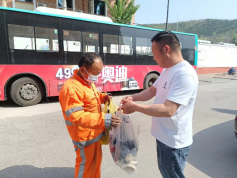 溫暖零距離 | 青青草原网址物業好人王建輝的牽掛