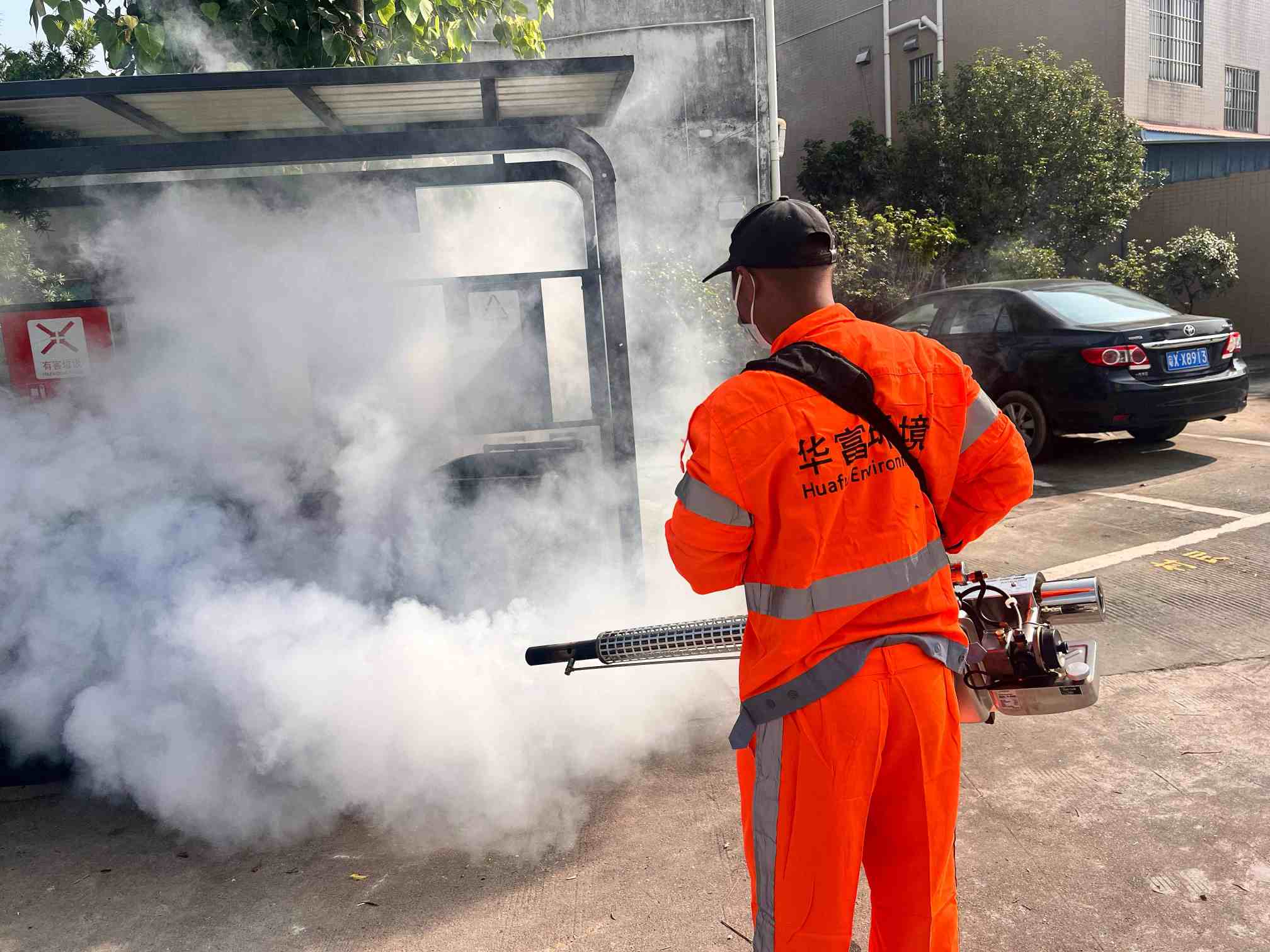 築牢健康防線！青青草原网址環境推進基孔肯雅熱消殺，守護環境健康